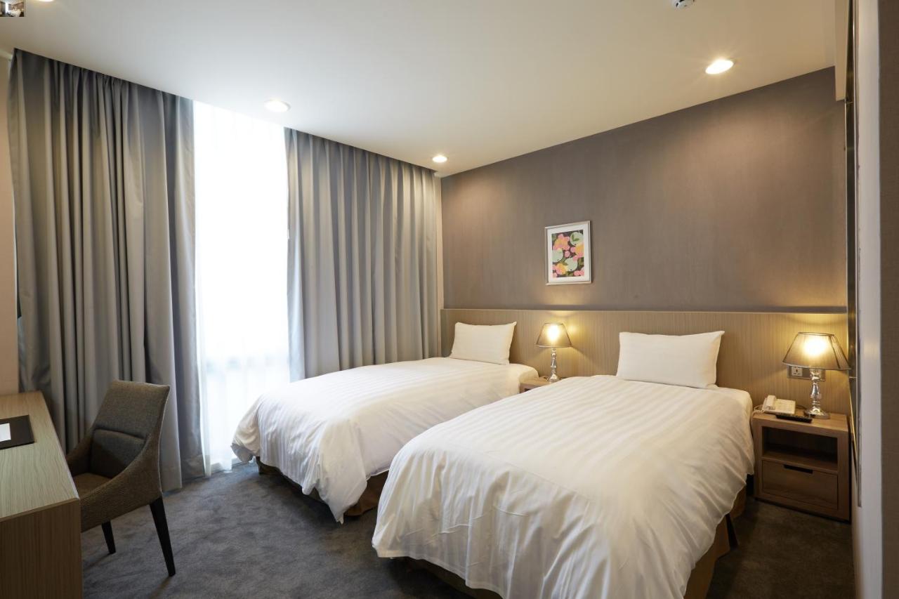 Hunt Champion Hotel Taichung Exterior foto